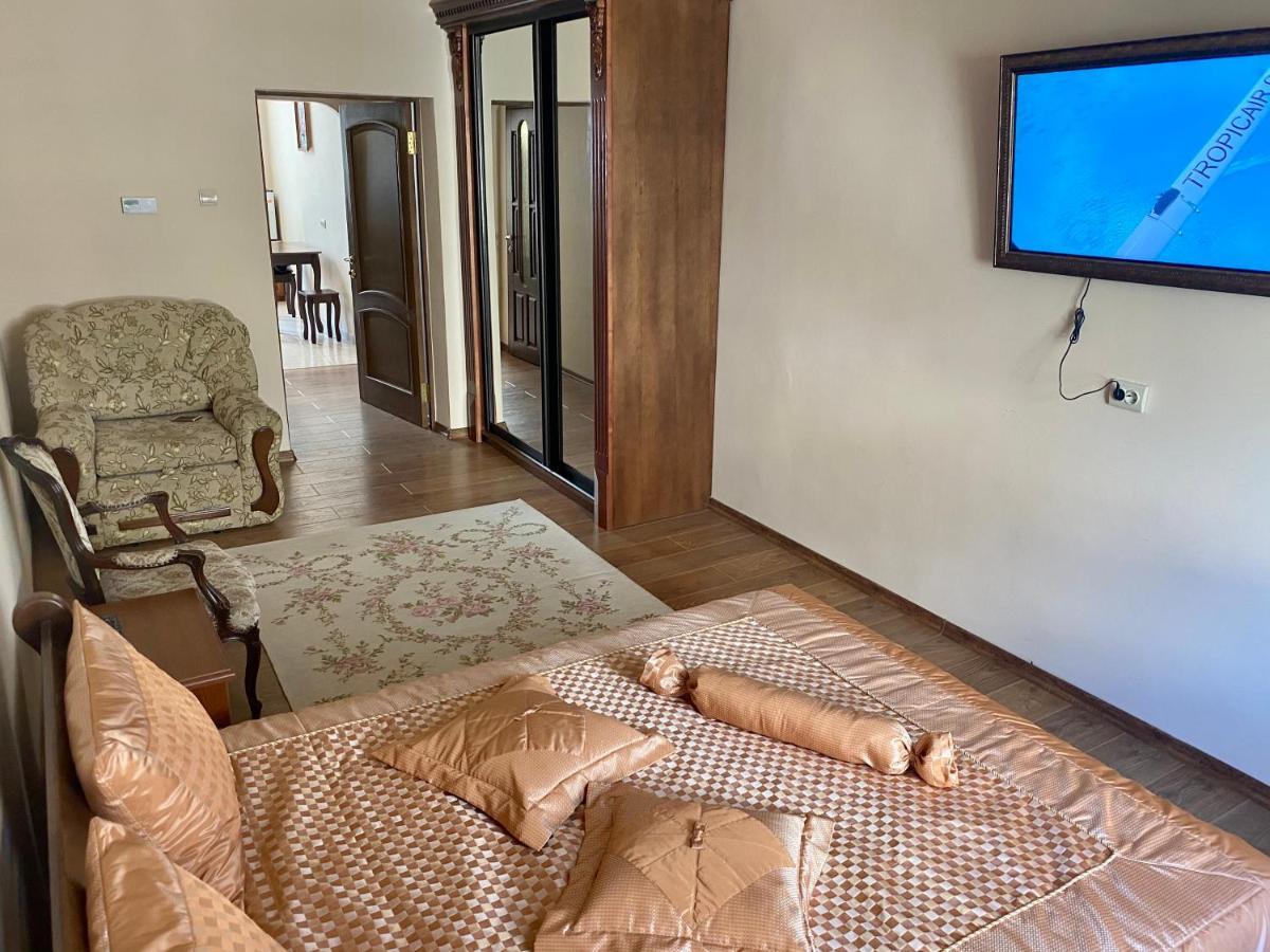 Cozy apartment Lviv Kültér fotó